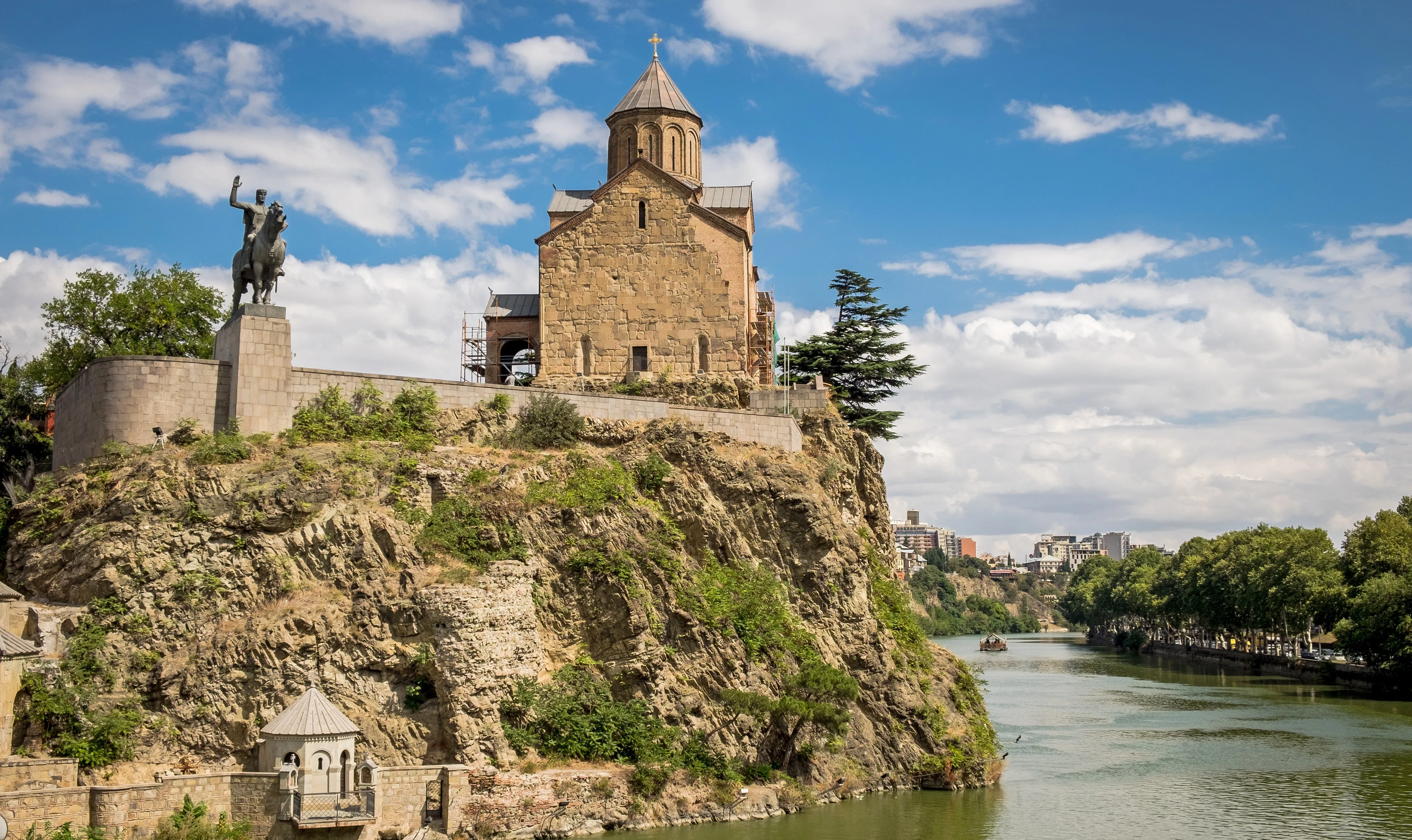 Bus tour : Tbilisi-Kazbegi-Batumi (8 days /7 nights)